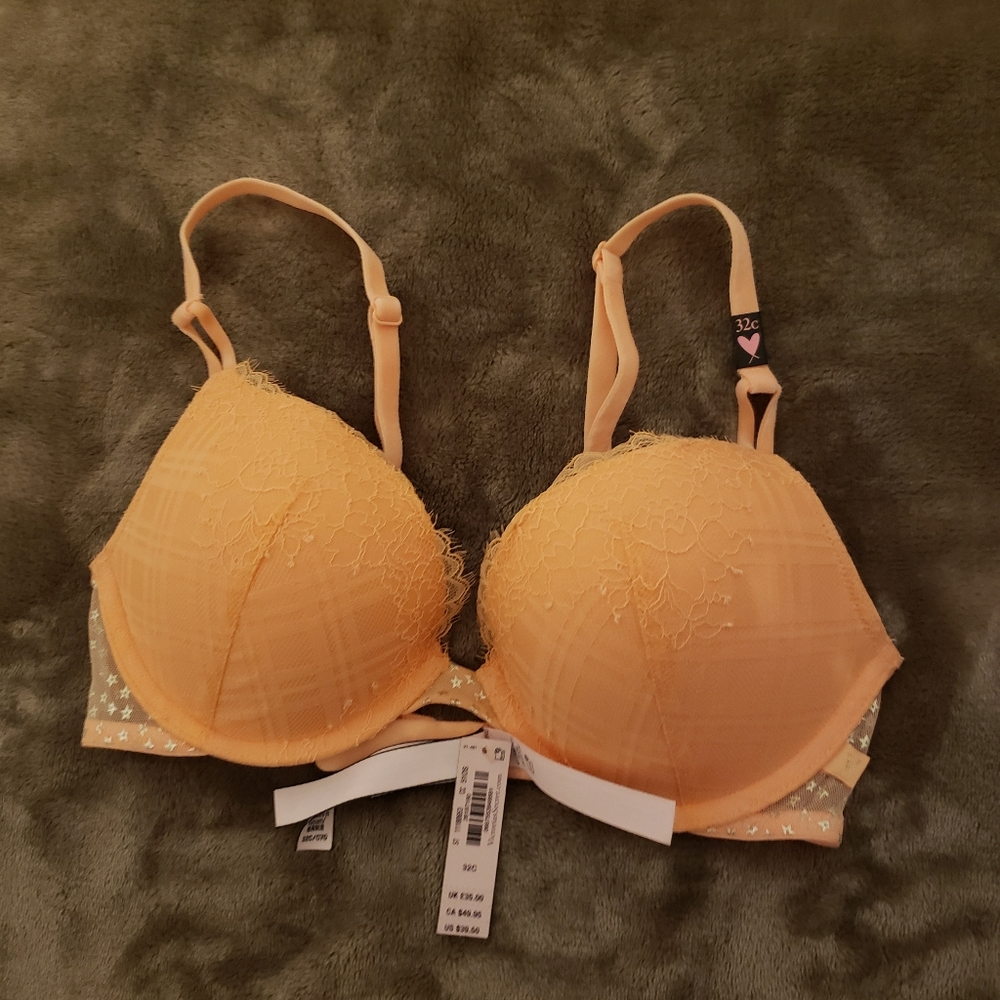 Victoria's Secret Pushup bra NWT